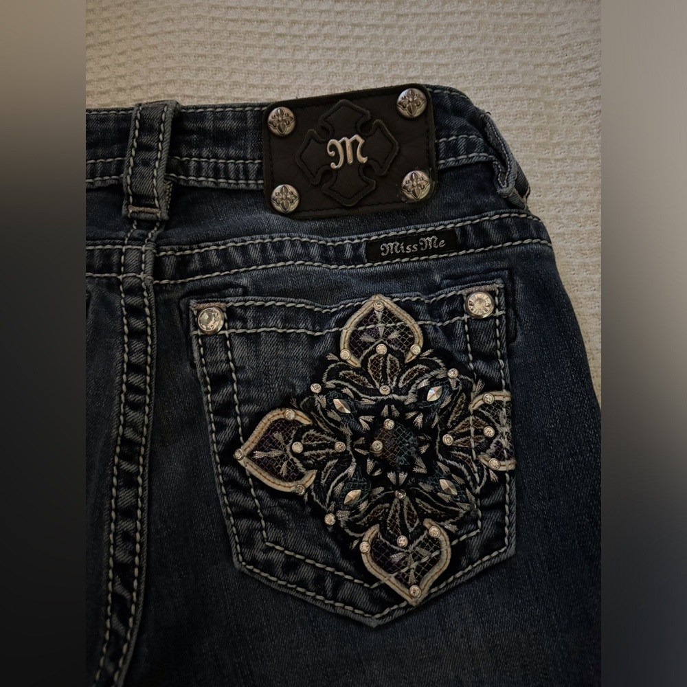 Womens Miss Me Jeans 40$